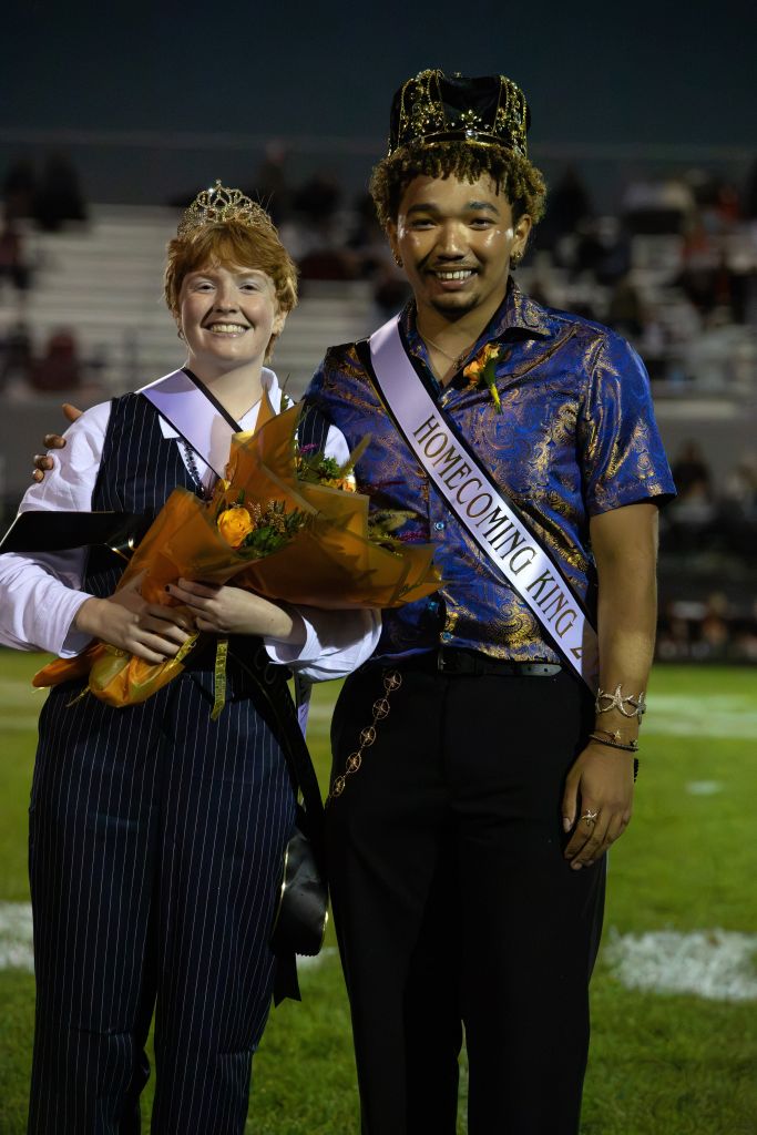 Linzey Hogan And Stella Barry Named SHS Homecoming Royalty